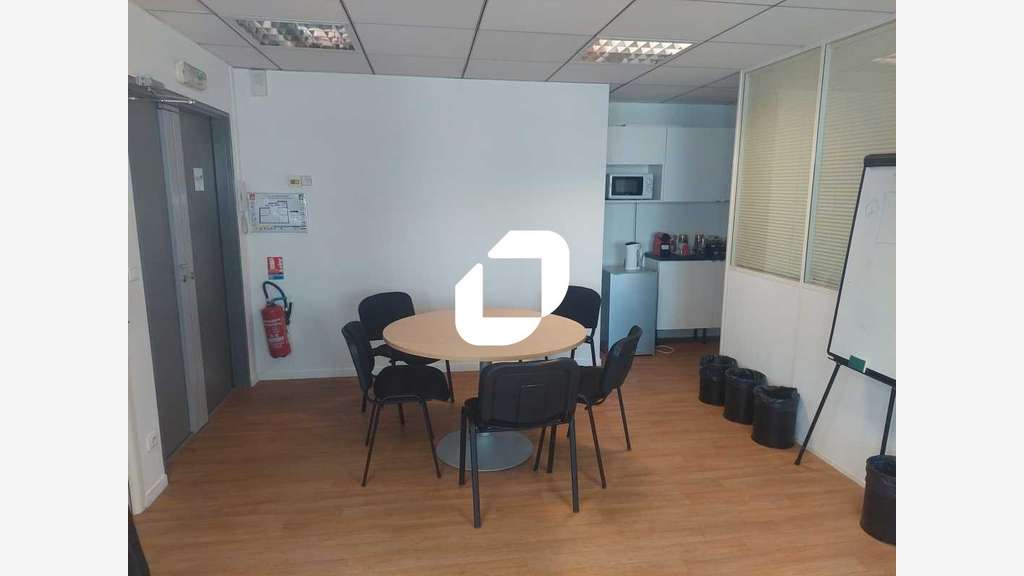 A louer Bureaux 97m² Issy les moulineaux