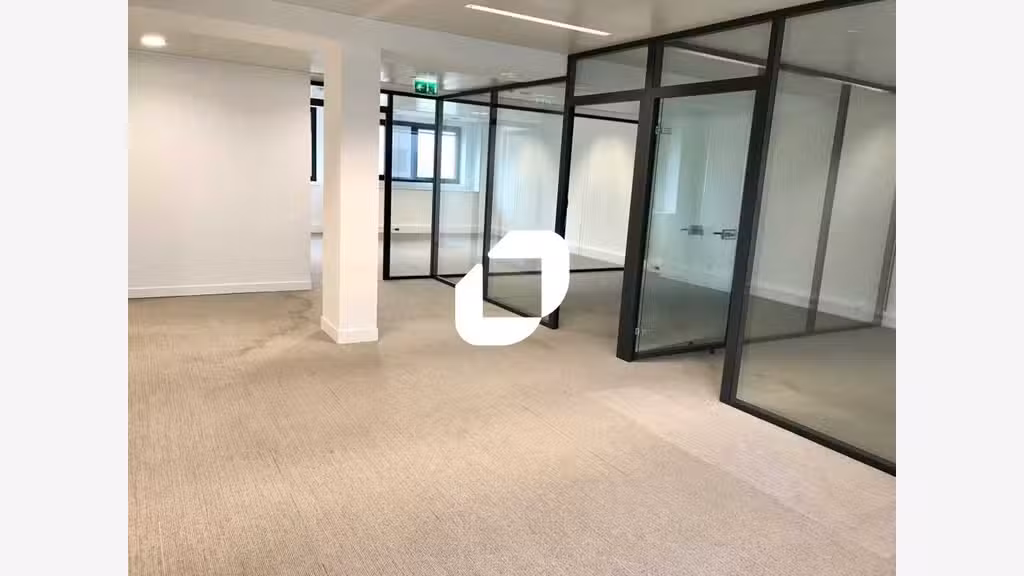 A louer Bureaux 81m² Issy les moulineaux
