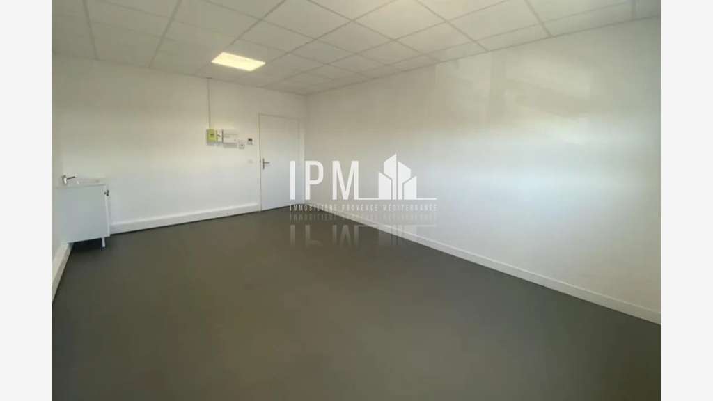 A louer bureaux 25m² Zone du Tubé à Istres