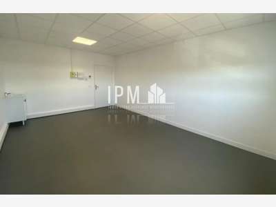A louer bureaux 25m² Zone du Tubé à Istres