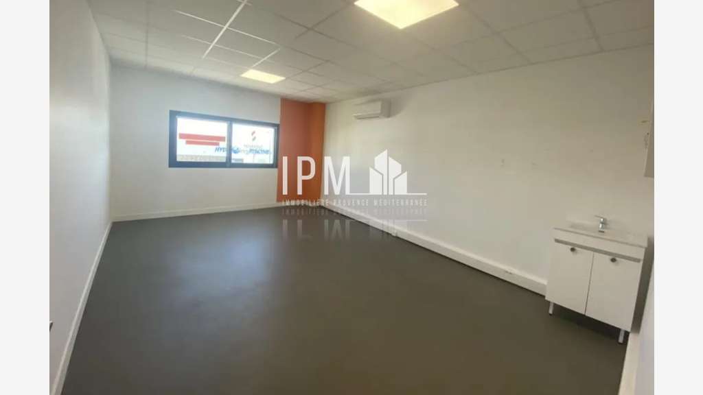 A louer bureaux 25m² Zone du Tubé à Istres