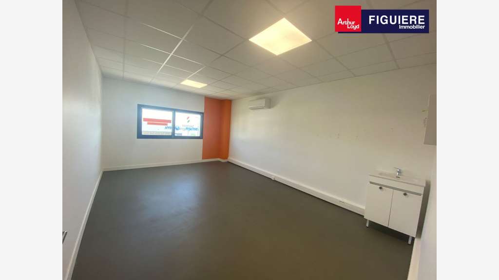 Bureau 22m² à louer zone du Tubé à Istres