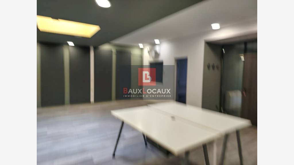 Bureaux avec stockage de 165m² à louer à Istres