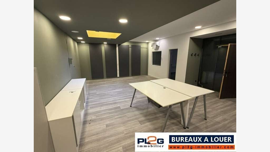 Bureau de 160m² à louer à Istres secteur ZI