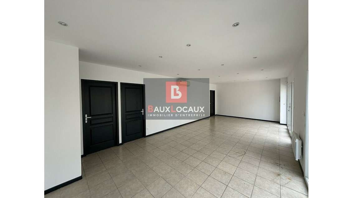 Location bureaux 15m² RDC à Istres