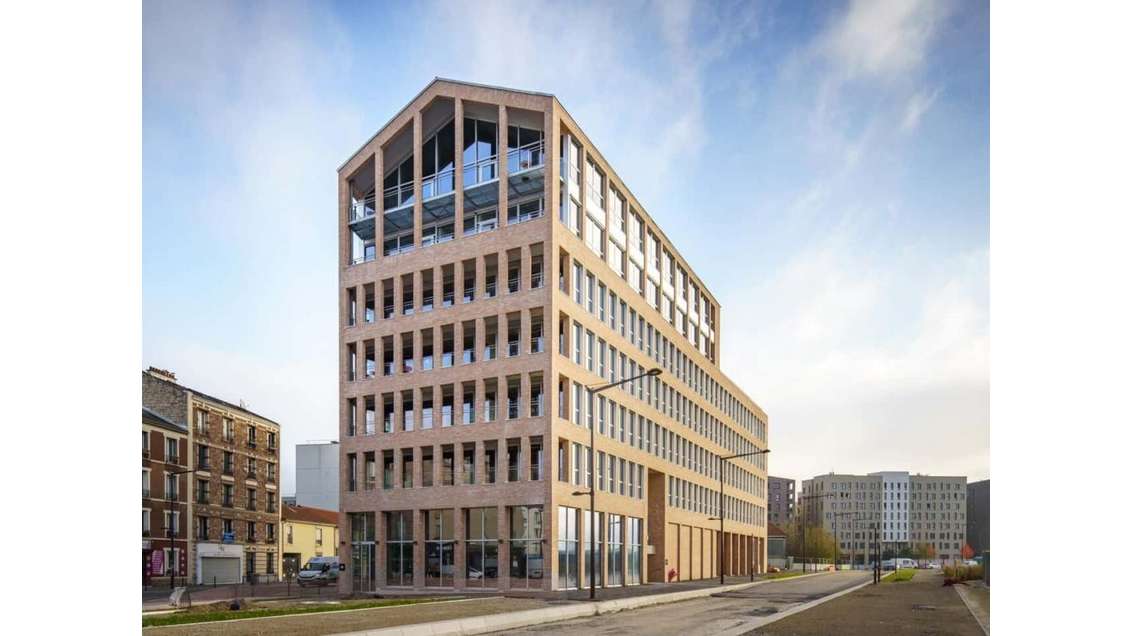 À louer bâtiment Yuri bureaux divisibles 1341m²  