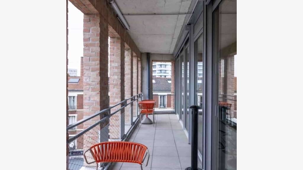 À louer bâtiment Yuri bureaux divisibles 1341m²