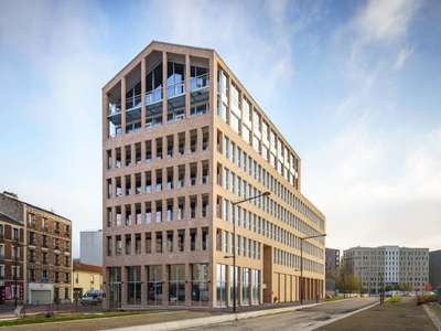 À louer bâtiment Yuri bureaux divisibles 1341m²