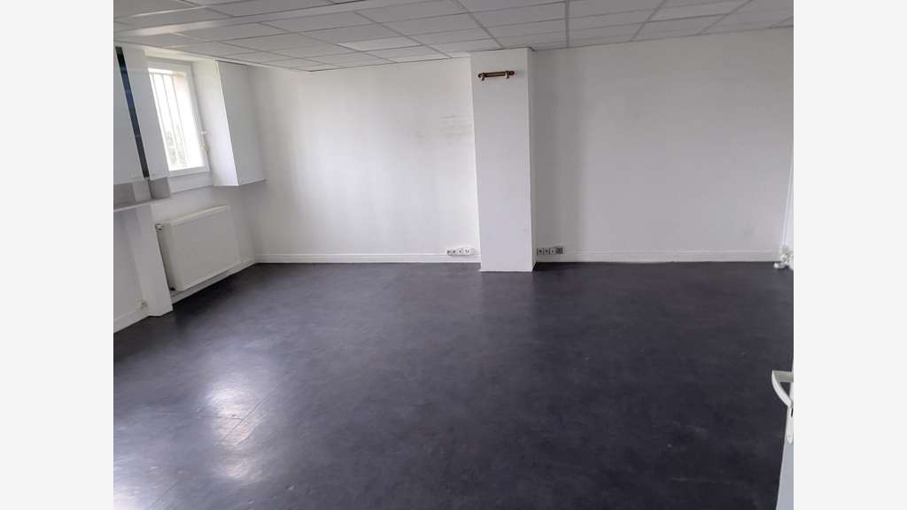 Local commercial à louer 204m² à Ivry