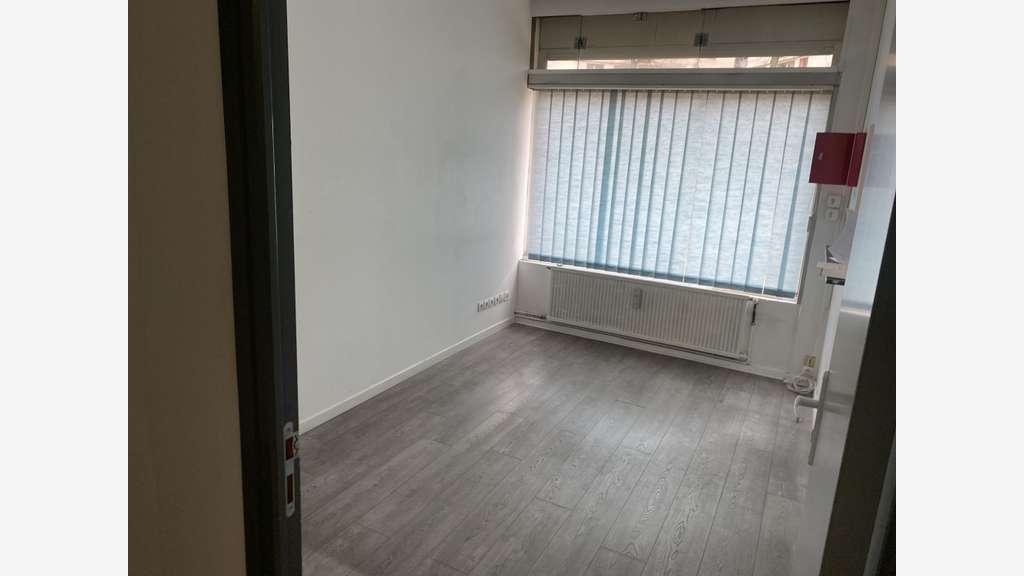 Local commercial à louer 204m² à Ivry