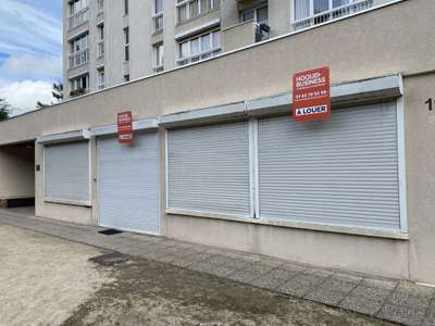 Local commercial à louer 204m² à Ivry