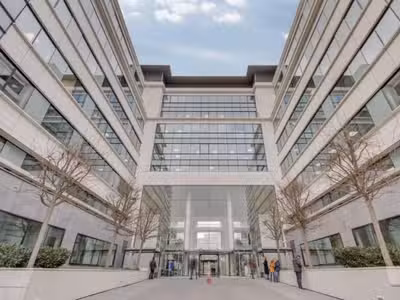 À louer bureaux de 123 à 1 930m² à Ivry