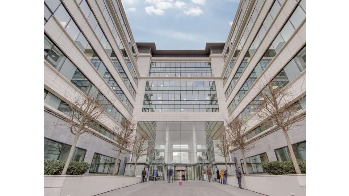 À louer bureaux de 123 à 1 930m² à Ivry