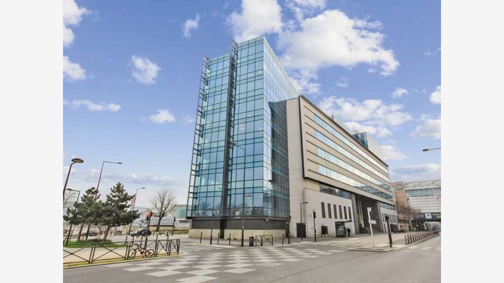À louer  bureaux de 669 à 744m² à Ivry