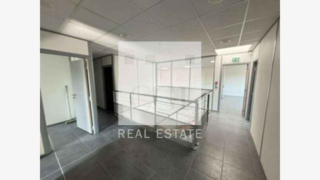 JANNEYRIAS - BUREAUX à louer