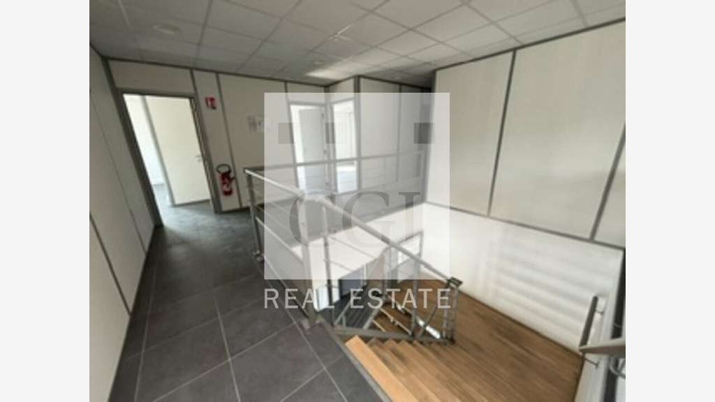 JANNEYRIAS - BUREAUX à louer