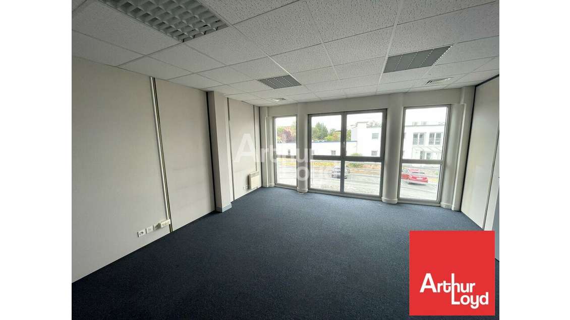 Bureau 45m² à louer à Jaunay Clan Futuroscope