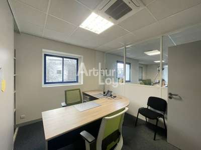 A louer bureaux 108m² RDC Jaunay-Clan accès A10