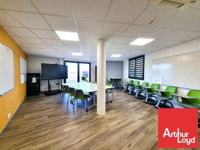 JAUNAY CLAN - BUREAUX à louer