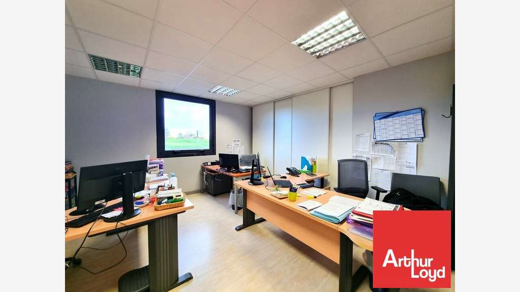 JAUNAY CLAN - BUREAUX à louer