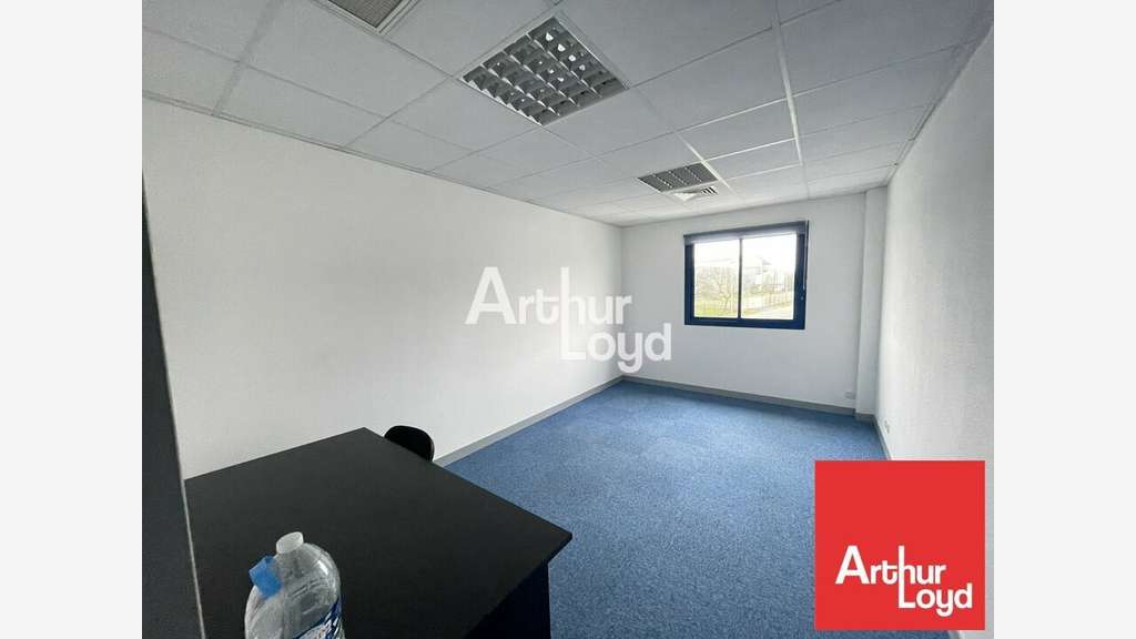 JAUNAY CLAN - BUREAUX à louer