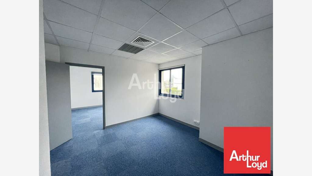 JAUNAY CLAN - BUREAUX à louer