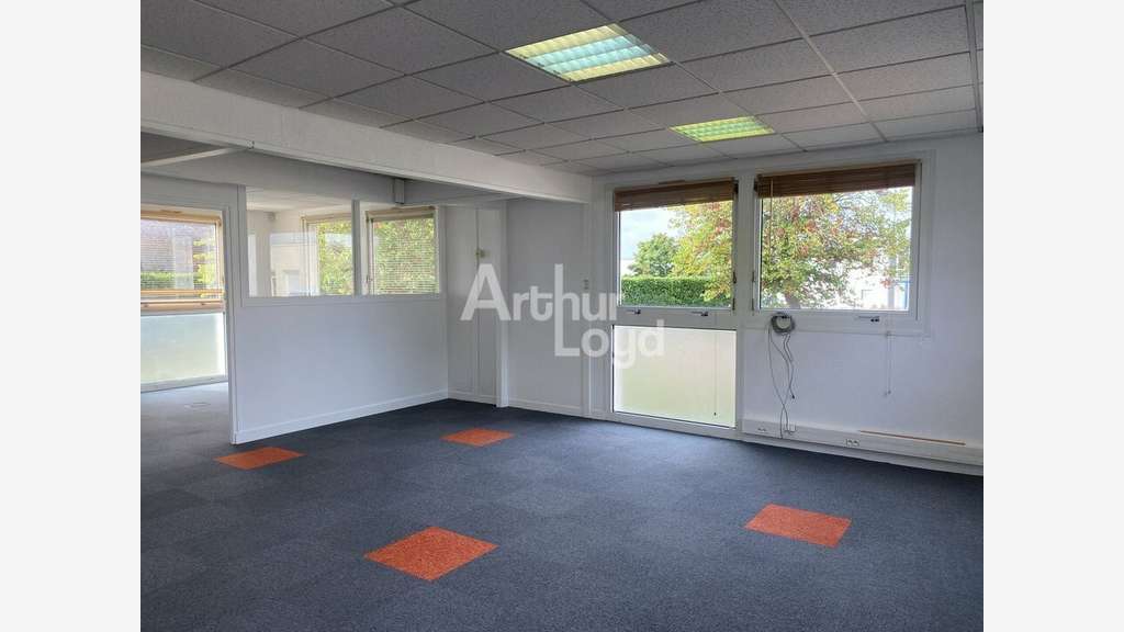 Bureaux 122m² à louer Zone de Chalembert A10