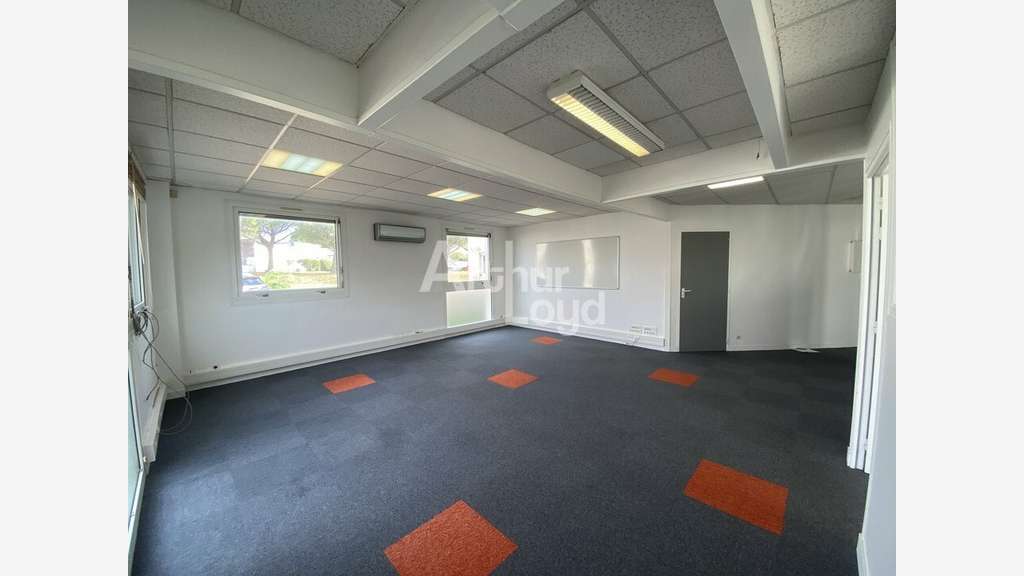 Bureaux 122m² à louer Zone de Chalembert A10