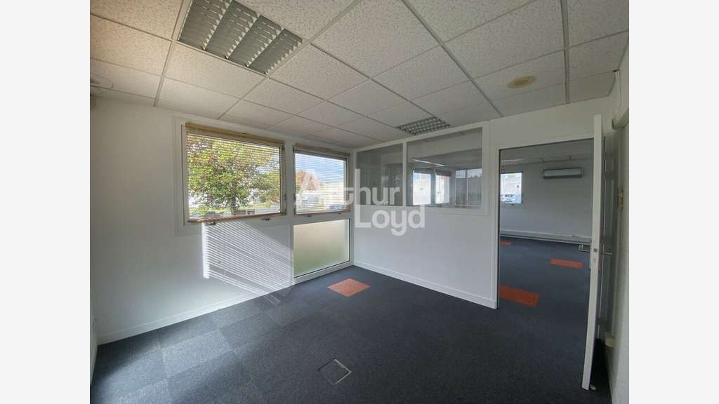 Bureaux 122m² à louer Zone de Chalembert A10