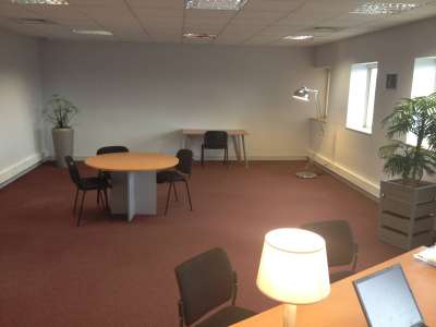 À louer bureaux de 150 à 220m² proche Poitiers 