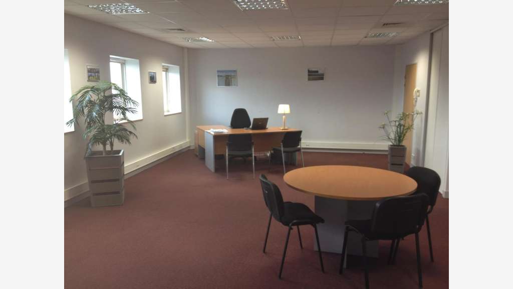 À louer – Bureaux de 150 à 220 m² à proximité de P