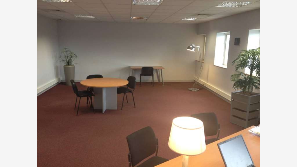 À louer – Bureaux de 150 à 220 m² à proximité de P