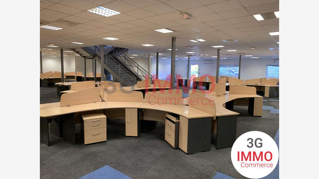 A louer bureaux 2129m² à Jaunay-Marigny