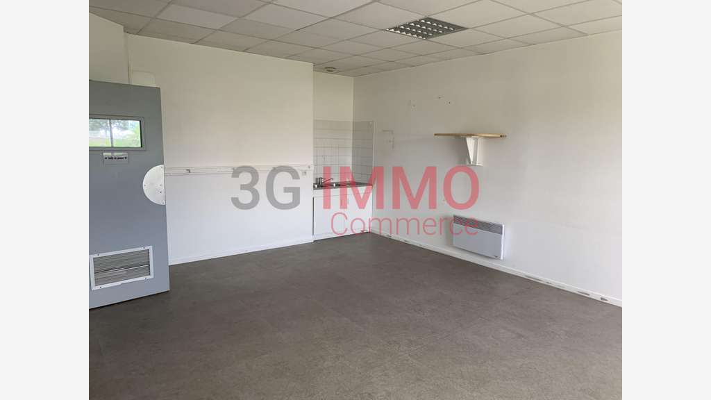 A louer bureaux 2129m² à Jaunay-Marigny