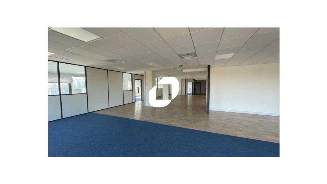 A louer Bureaux 370m² Jossigny