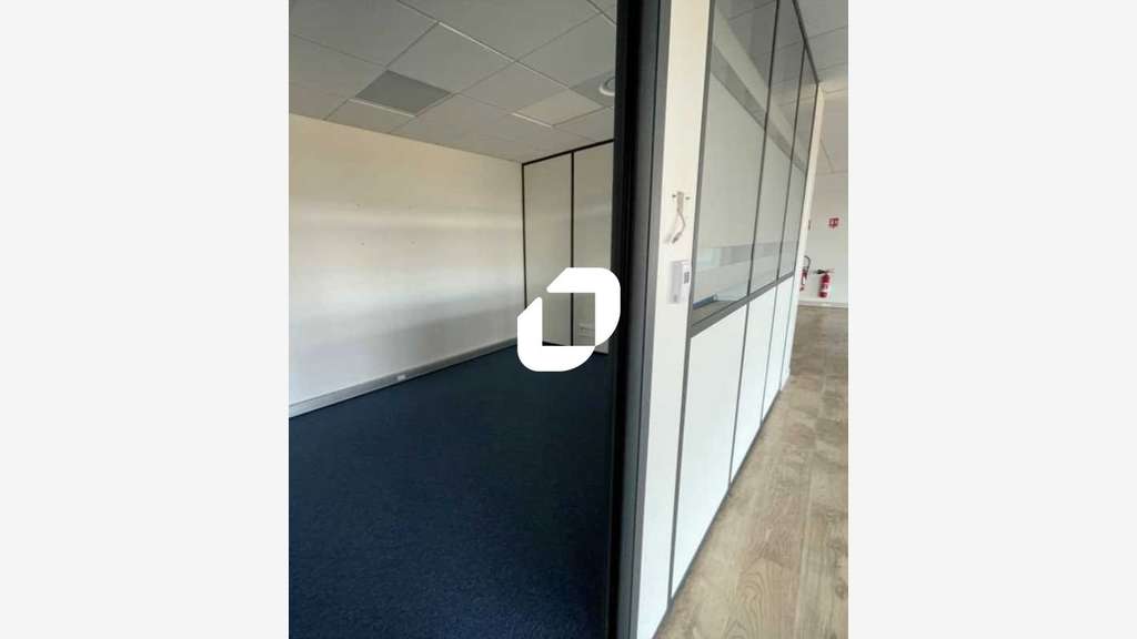 A louer Bureaux 370m² Jossigny