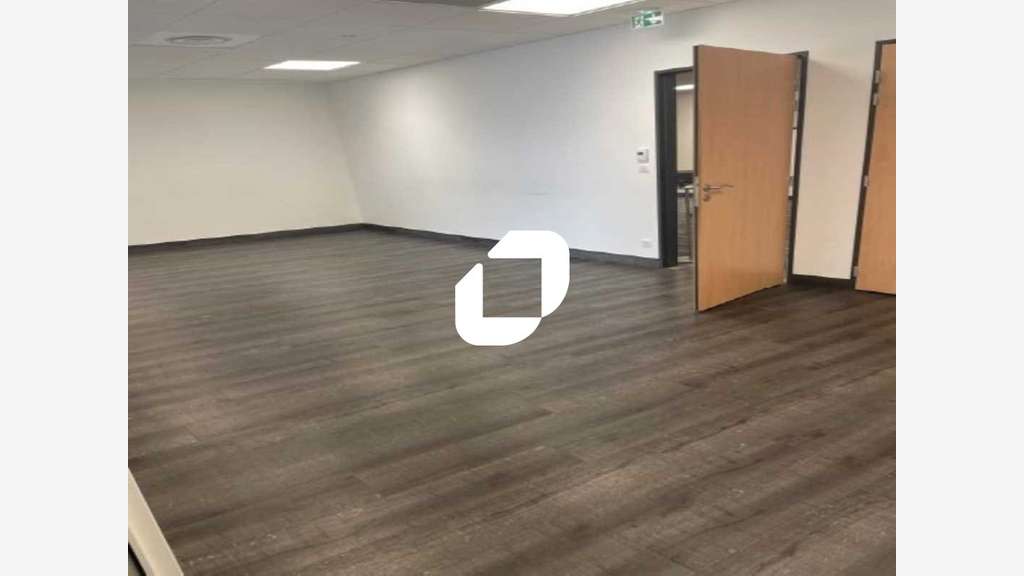 A louer Bureaux 81m² Jossigny