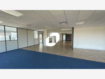 A louer Bureaux 81m² Jossigny