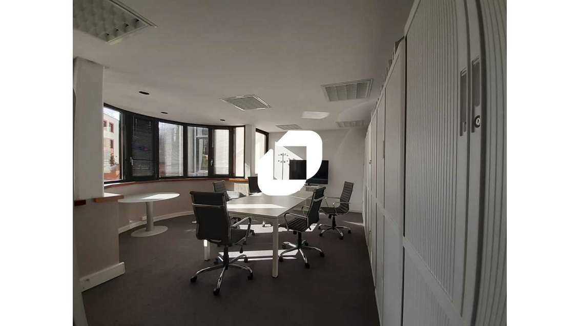 A louer Bureaux 200m² Jouy en josas