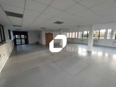 A louer Bureaux 706m² Jouy en josas