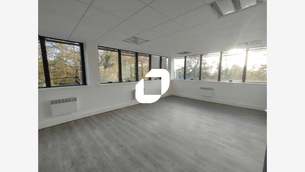 A louer Bureaux 706m² Jouy en josas