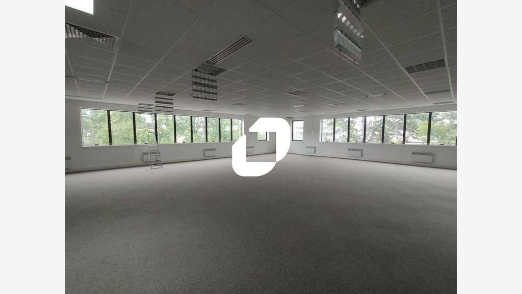 A louer Bureaux 528m² Jouy en josas