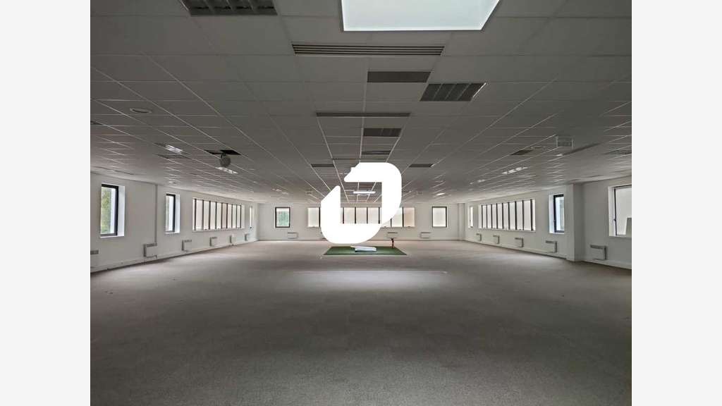 A louer Bureaux 528m² Jouy en josas