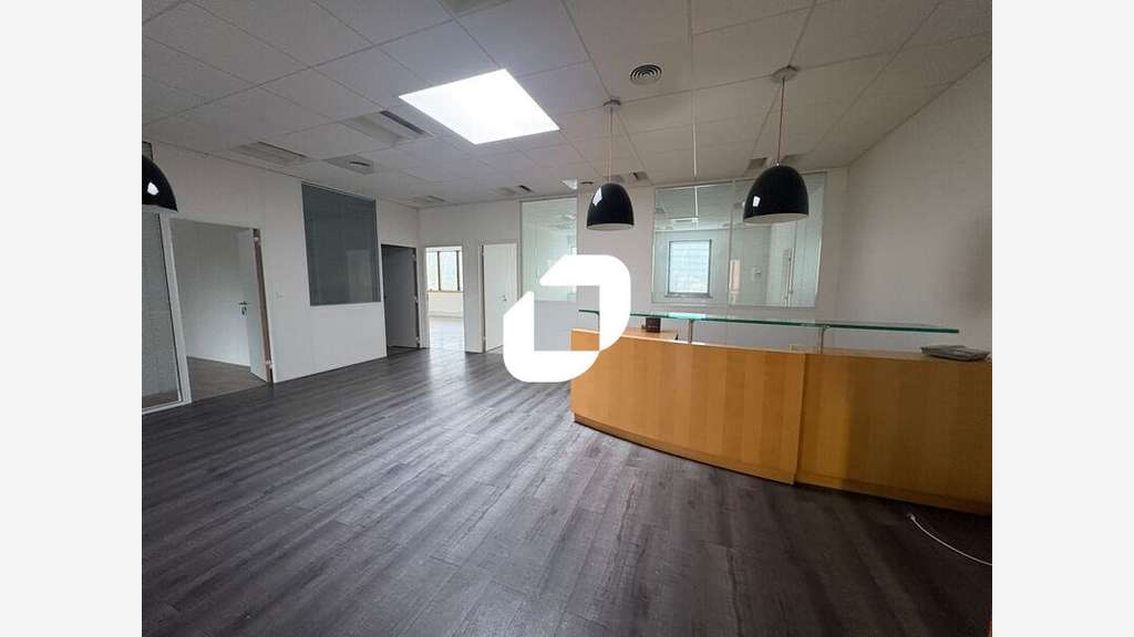 A louer Bureaux 505m² Jouy en josas