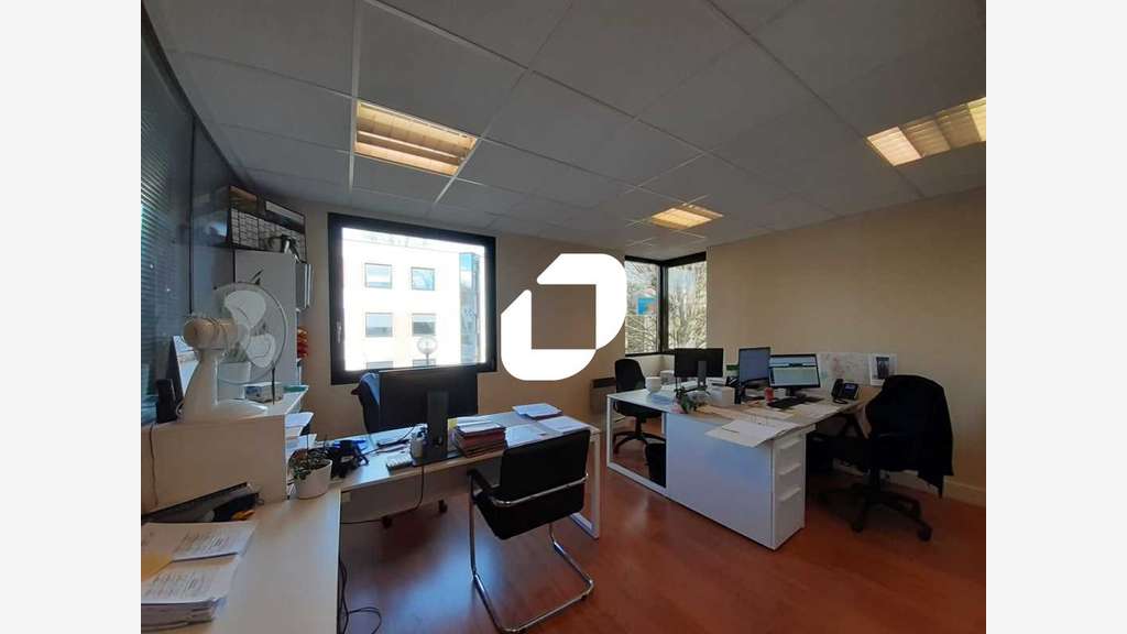 A louer Bureaux 200m² Jouy en josas