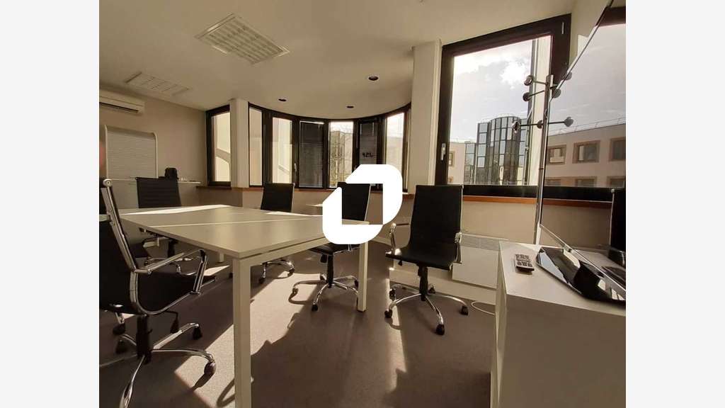 A louer Bureaux 200m² Jouy en josas
