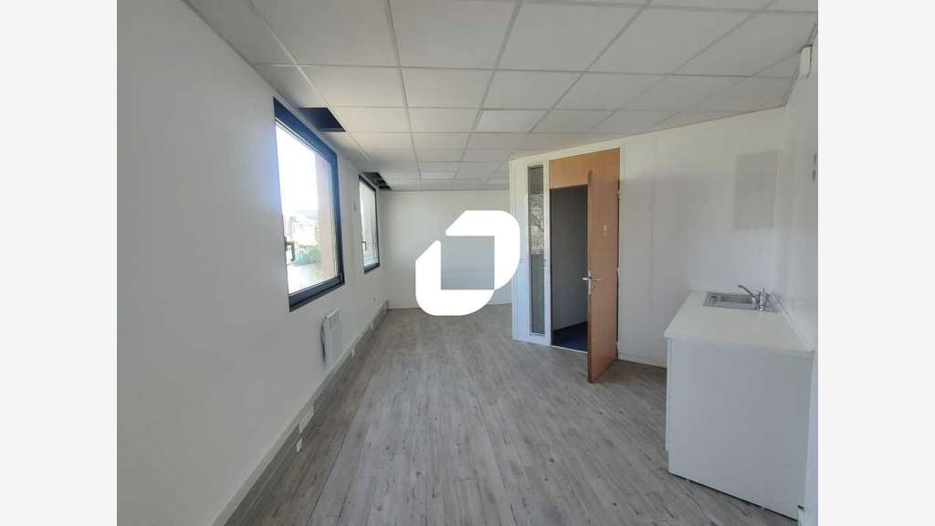 A louer Bureaux 240m² Jouy en josas
