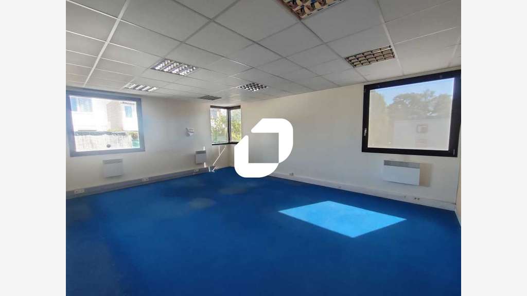 A louer Bureaux 240m² Jouy en josas