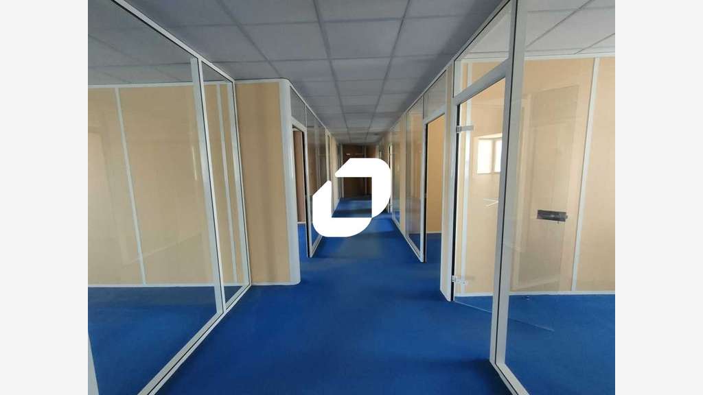 A louer Bureaux 240m² Jouy en josas