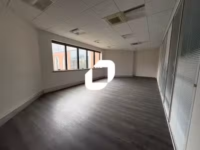A louer Bureaux 505m² Jouy en josas